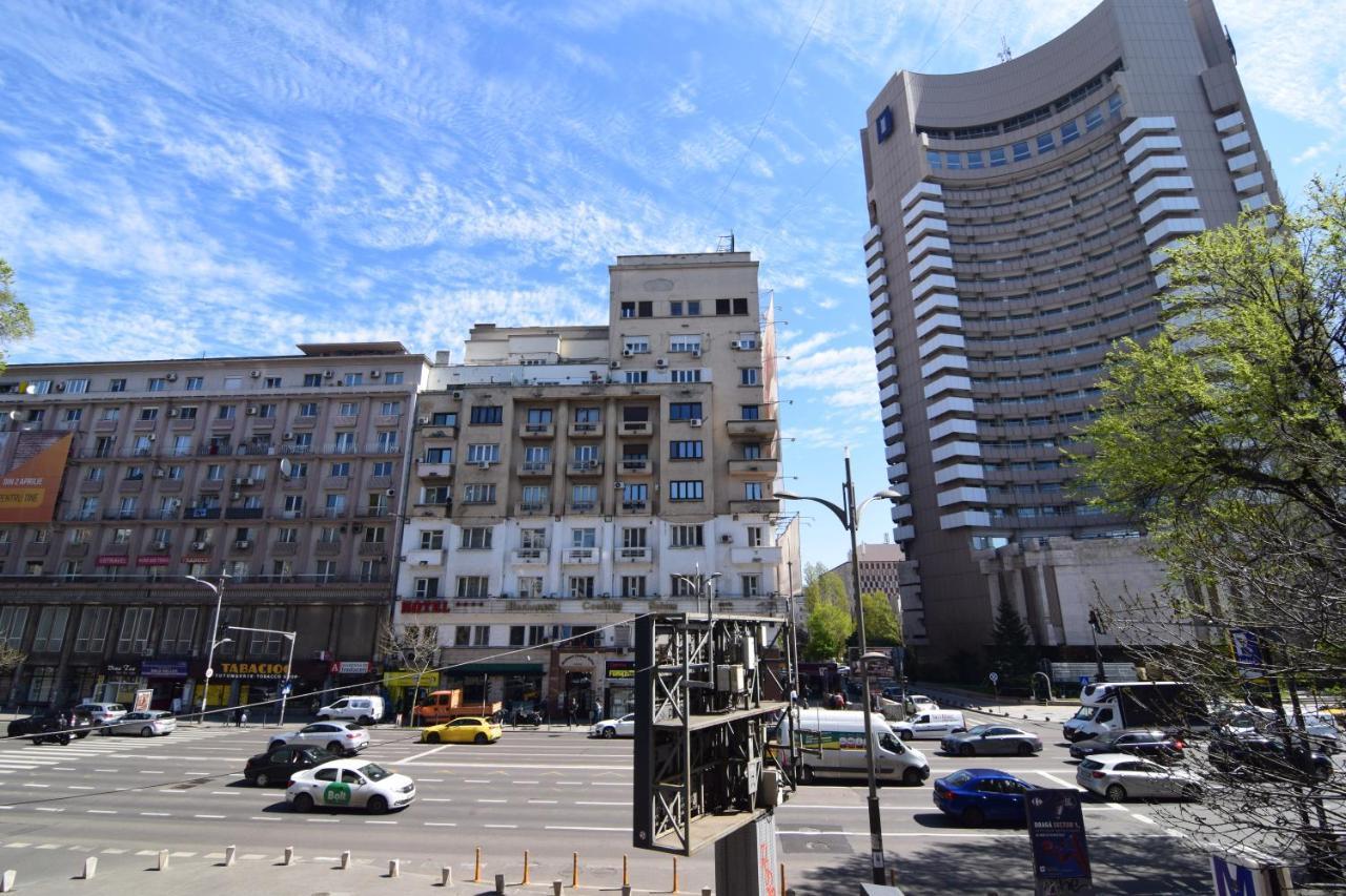 Beautiful Apartment In Old City Bukares Bagian luar foto