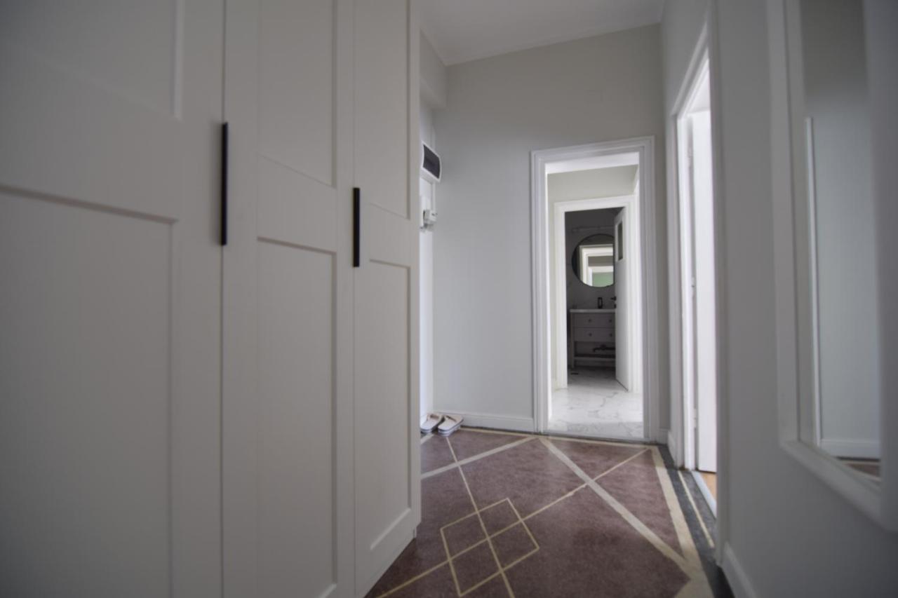 Beautiful Apartment In Old City Bukares Bagian luar foto