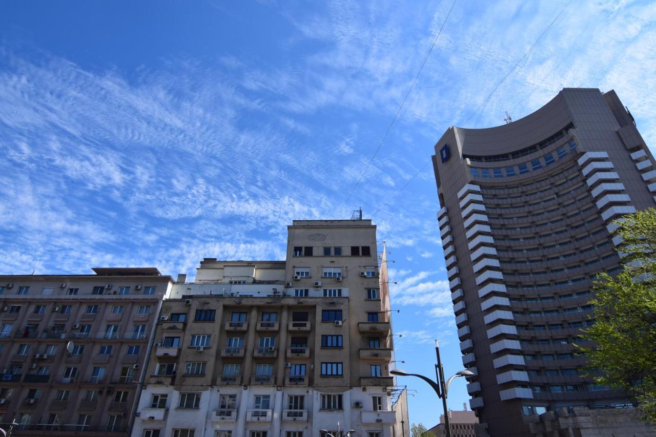 Beautiful Apartment In Old City Bukares Bagian luar foto