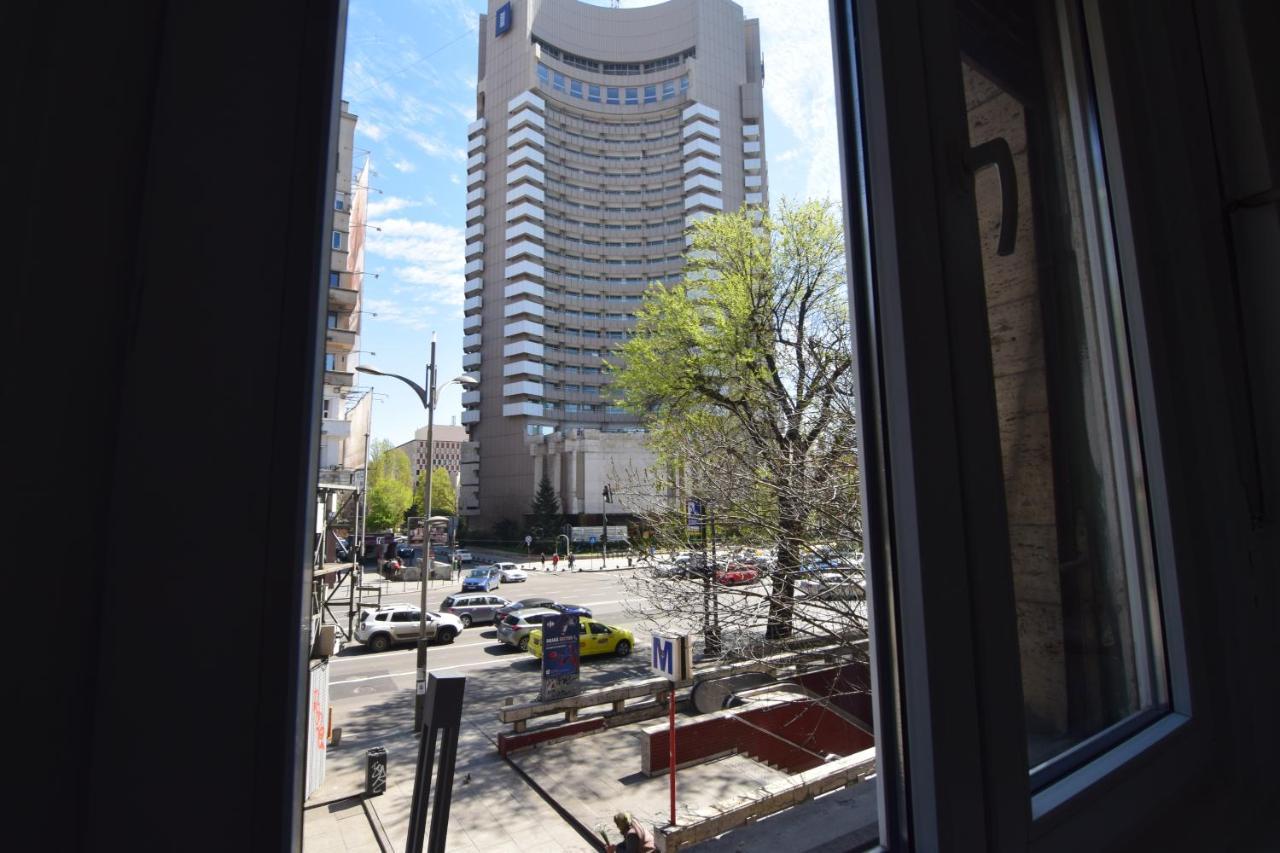 Beautiful Apartment In Old City Bukares Bagian luar foto