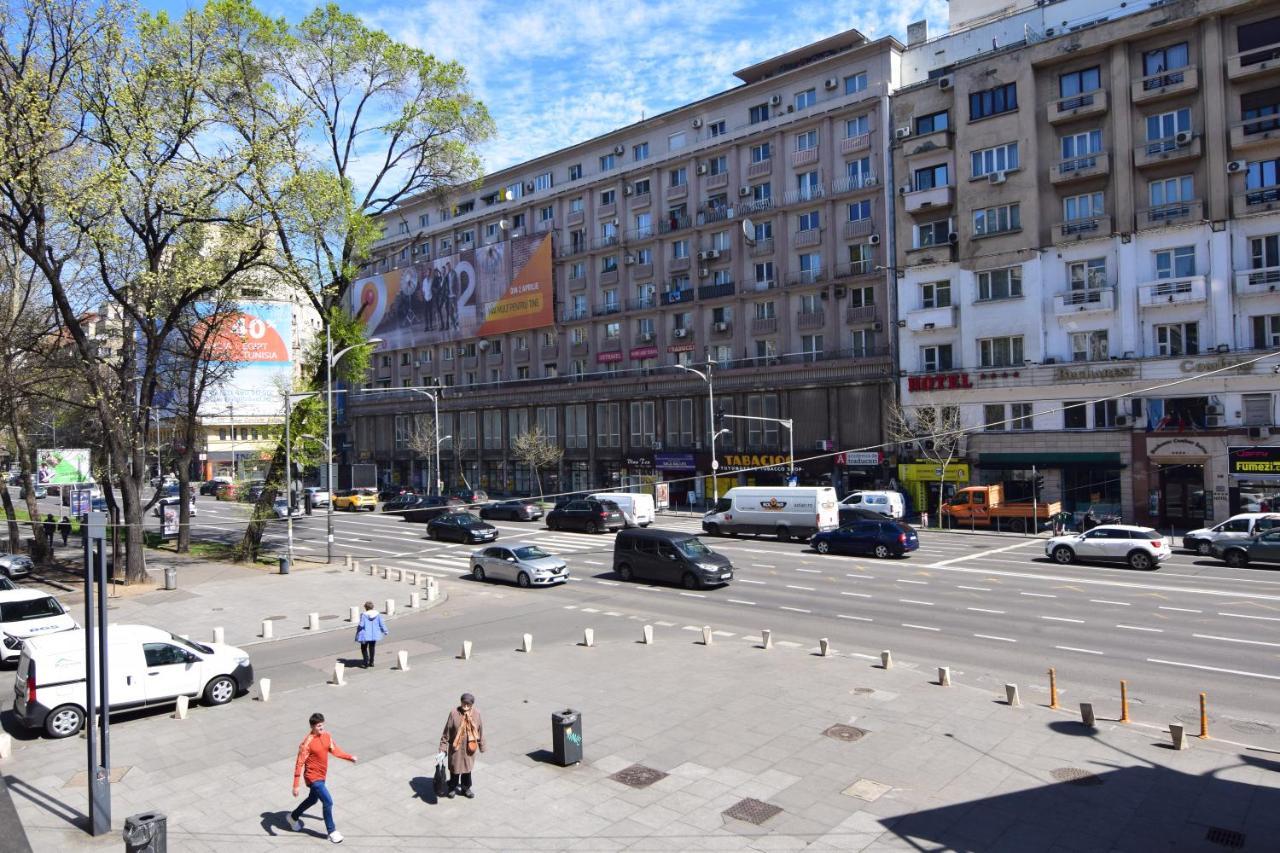 Beautiful Apartment In Old City Bukares Bagian luar foto